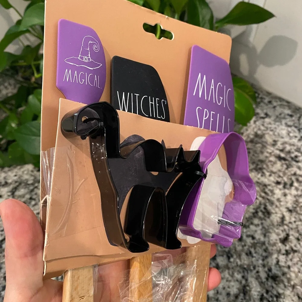 Rae Dunn Halloween HOCUS POCUS Spatula and Cookie Cutter Set
